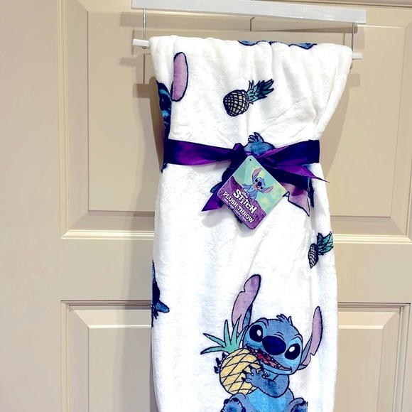 Disney Other - ‼️Rare‼️ LILO & STITCH Pineapple Plush Throw